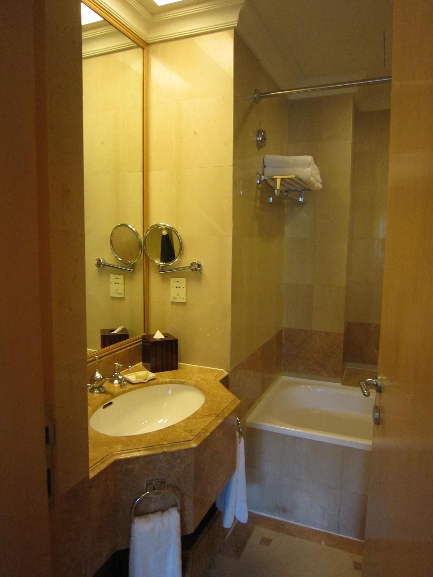 Shangri-La Apartments Сингапур Екстериор снимка