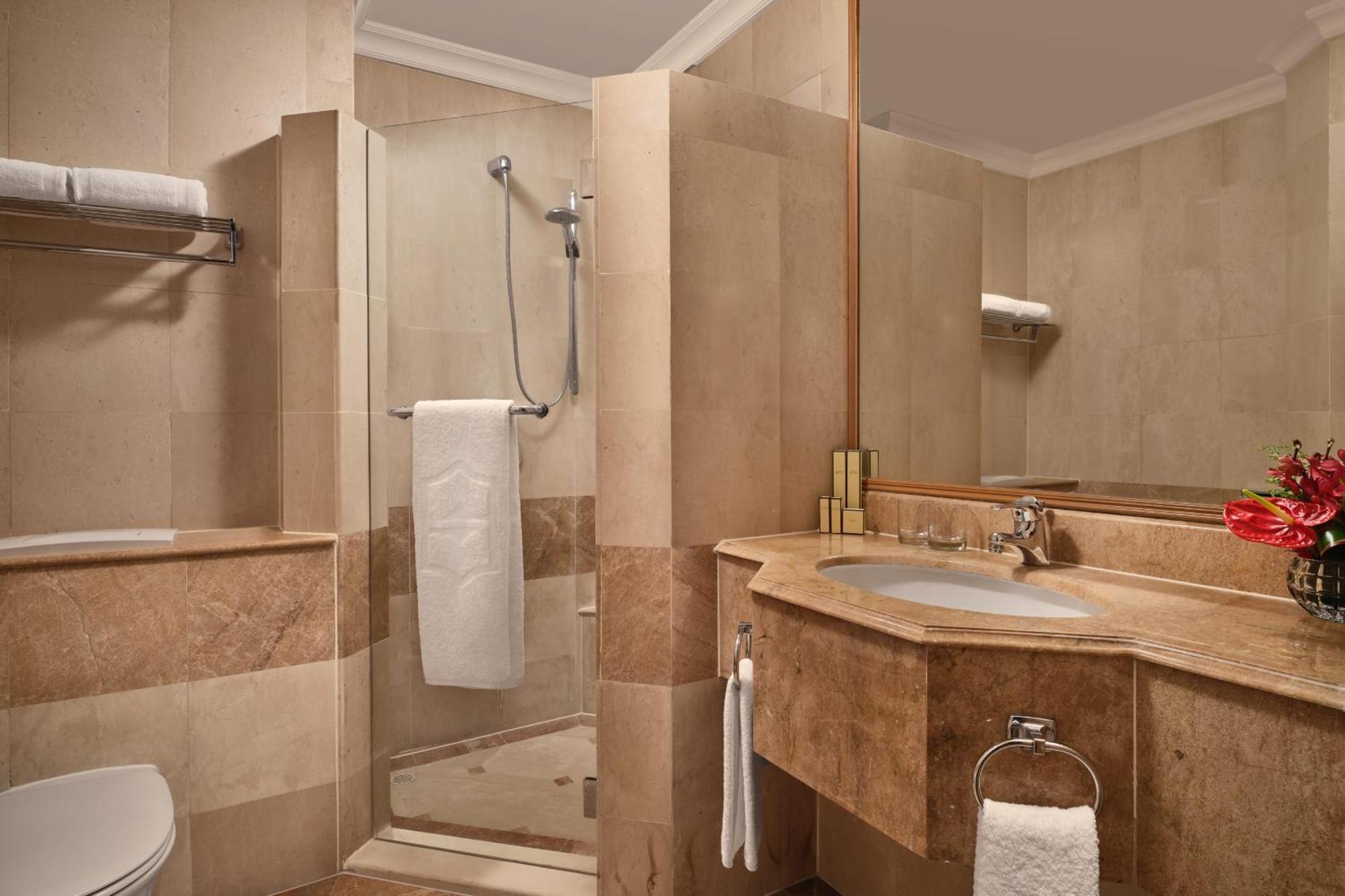 Shangri-La Apartments Сингапур Екстериор снимка